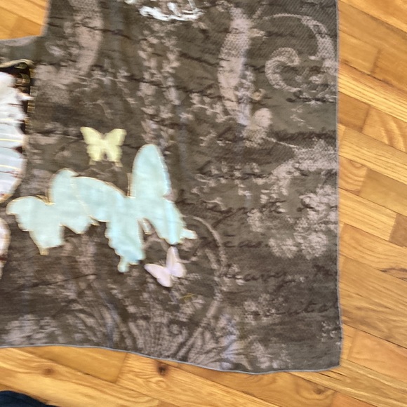 byDesign ‘Artists Series’ Shawl Butterfly Drape One Size Measures 41”x 54” flat. - Picture 13 of 16